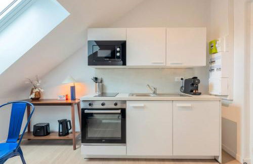 Studio sous les combles côté rue, parking gratuit - Foto 12