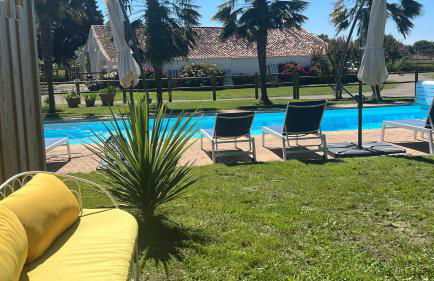 Gîtes de charme "l'écrin de Vendée" jacuzzi privatif, piscine chauffée, prestations bien être, vélos à 10 mn de l'océan sur 3,5 h de verdure - Photo 56