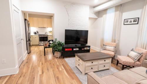Spacious 2 bed 2 bath Downtown OTR condo minutes walk to the Reds Bengals stadium & more! - Foto 4