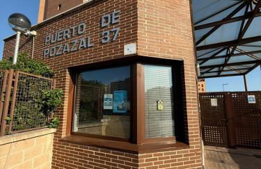 Enjoy the sun and pool in this fabulous apartment - Foto 37