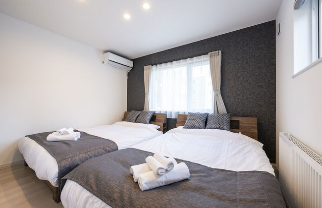 THE LUNA LOUNGE - Photo 6