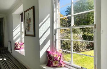 The Coach House - Photo 2