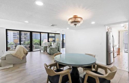 Luxury Beachfront Condo, Pool, Tennis Court, Sauna, Gym #locationenvy - Photo 9