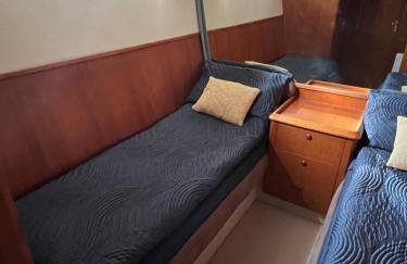 SUPERYACHT ON TOWN QUAY MARINA, SOUTHAMPTON - Very close to city centre and cruise terminals - free parking included - Foto 21