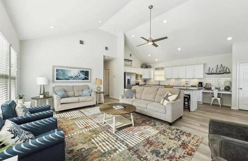 Beachfront Views with 3 bedrooms and 2 bathrooms - Foto 35