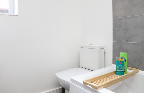 Colby House with Private Parking - Foto 36