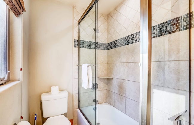 Stunning Forest Retreat - Walk to Upper Truckee River! - Foto 19