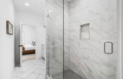 TWO Neighboring Homes Sleeps 24 Walk to 12 South - Foto 76