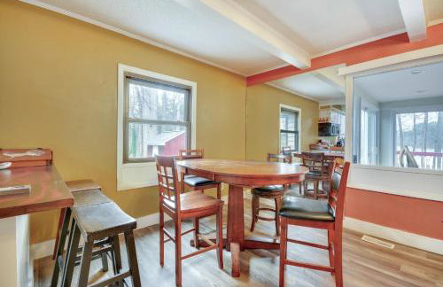 Tranquil Lakefront Home with Sunroom in Burlington - Foto 10