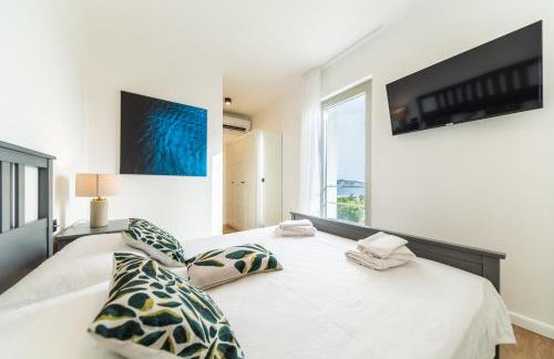 Seaside Elegance Suites - Photo 37