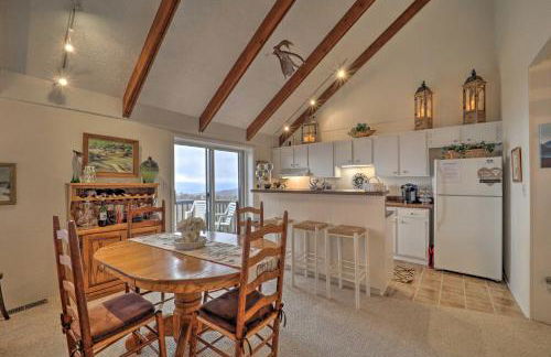 Hike, Fish and Ski Beech Mtn Condo with Balcony - Foto 7