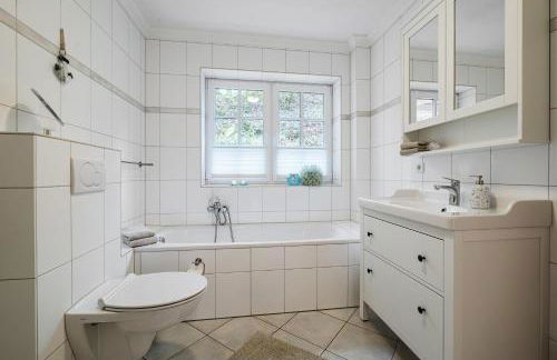 Ankerplatz - Fewo mit Garten, nur wenige Meter zum Strand - Foto 5