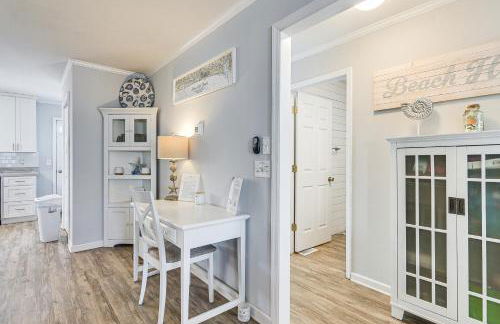 Ocean Isle Beach Condo with Balcony Steps to Shore! - Foto 6