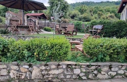 Artemis' Stone House - Photo 50