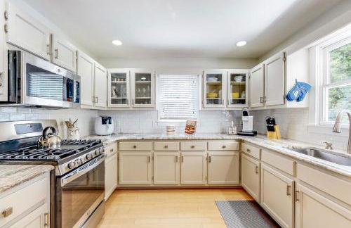 Theater Room! Waterfront Family Haven in Salisbury - Foto 13