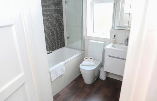 Hassocks Hideaway with Parking Garden - Foto 18