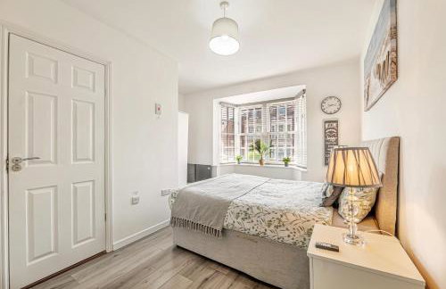 Large One Bedroom Apartments Southsea Sleeps 3 - Free Parking - Foto 32