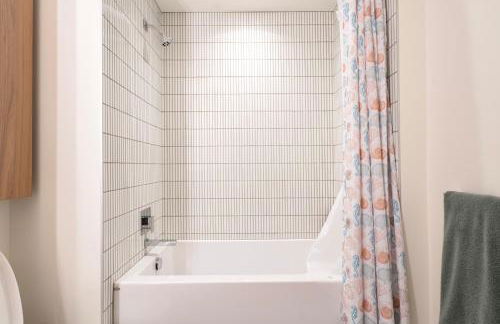 Sky High at Beaudry 2 Bed Apt WITH FREE PARKING - Foto 36