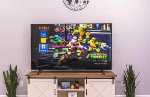 2023 Built! FineArt, Putt-Putt, Hammock, Backyard, Pet and Kid friendly - Photo 11