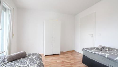 nJoy! Business Apartment Neckarsulm - nähe Audi & Balkon - Photo 3, wardrobe