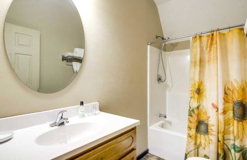 Charming Cabin Near Great Smoky Mountains! - Foto 13