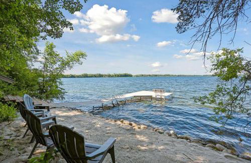 Waterfront Maple Lake Cabins with Private Beach! - Foto 7