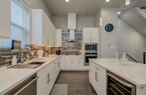 Luxurious Med Cntr/NRG Townhome - Photo 30