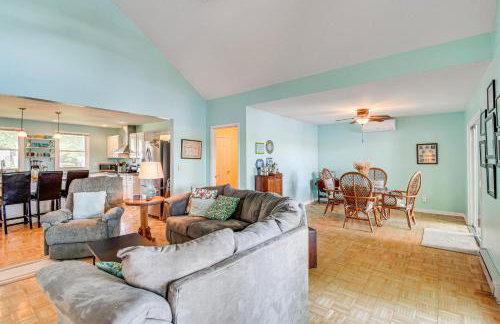 Charming Wolcott Cottage with Fire Pit and Mini Dock - Foto 6