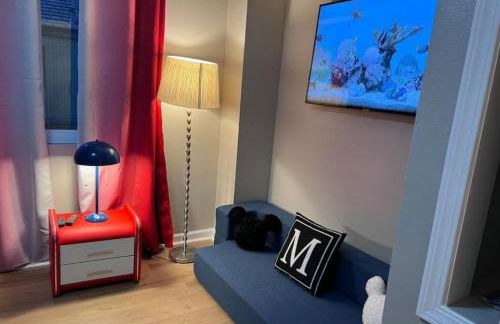 MagicwayVillas Mick's ClockHouse Pool & Spa - Walk to Disneyland - Foto 28