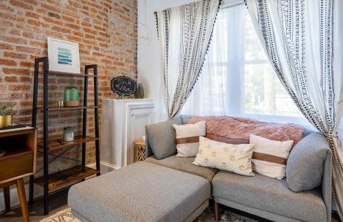 Charming 2BR Townhouse with Patio & Parking in DC - Foto 22