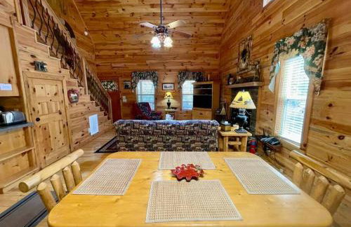 Cabin 2 bed close to Helen hot tub #15 - Foto 16