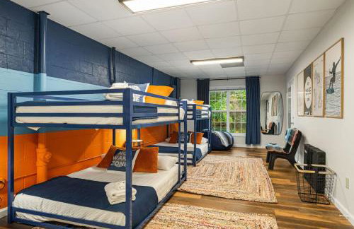 LKJ - Lakefront Home, Hot tub, Fire Pit, Games and Movie Room! - Foto 54