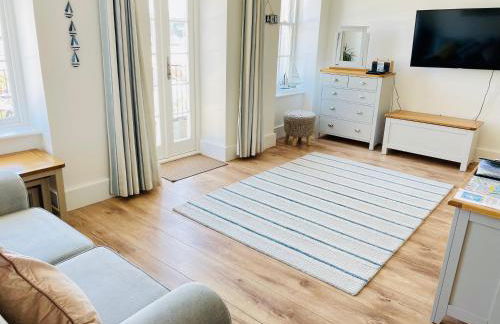 Beachfront with balcony 1st Floor apartment "The Beaches" - Photo 7