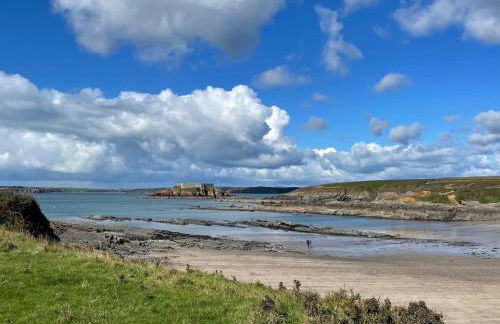 Family-friendly cottage - walk to stunning beach - Foto 13