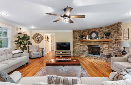 Dock Hot Tub Kayaks on Lake Norman Lakeside Gem by AvantStay - Foto 6