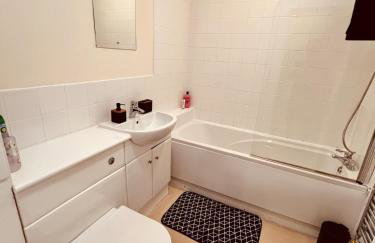 Middlesbrough Spacious Flat 2 bedrooms & 2 bathrooms & Free Private Parking & Wifi - Foto 11
