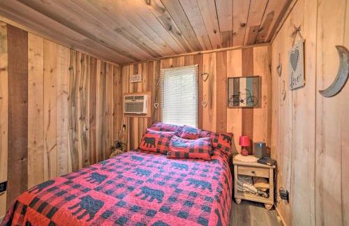 Remote Kentucky Cabin with Fire Pit and 2 Ponds - Foto 12