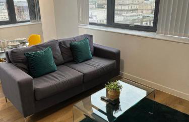 Two Bedroom City View Apartment Liverpool by StaySavvy Accommodation - Photo 5