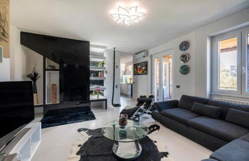 k10 Luxury House, Pool, Jacuzzi, Gym, Sauna, Private garden - Foto 7