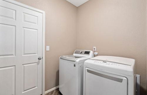 Windshire Retreat with Pool, Garage and Pet-Friendly - Foto 21