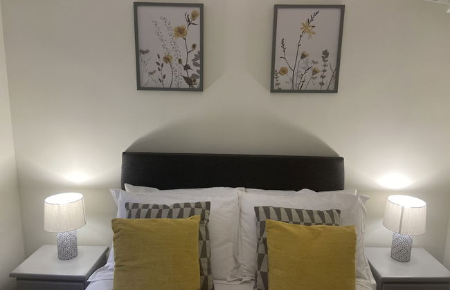 Gladstone Apartments by Bluebell Rooms - Photo 7