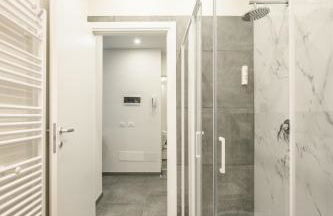 College Suites - Photo 41