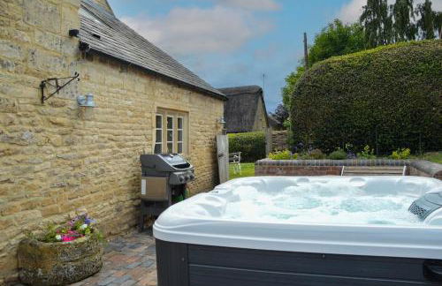Beautiful Cotswold Farmhouse with Hot tub - Foto 25