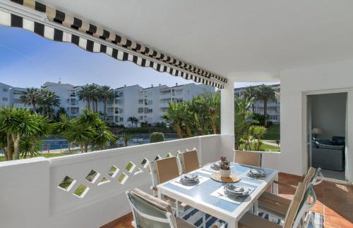 MARBELLA BANUS SUITES - Banús Playa Rocío - 3BR - 3BA - Direct Beach & Sea Access Complex - Outdoor Terrace w Garden Views - Pool - 3 Min Walk to Puerto Banús & Corte Ing Luxury Shopping - Ideal for Families - Foto 6