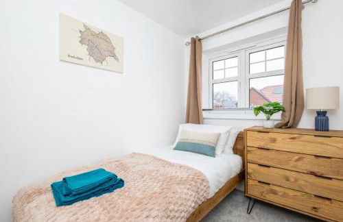 Willow by Alt-Stay - 3 Bed Home - Parking, WiFi & EV Plug - Contractors & Relocations - Weekly & Monthly Rates - Foto 4