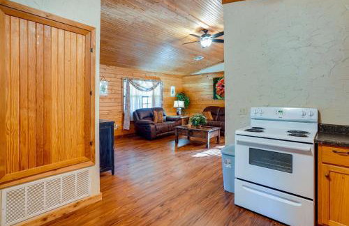 Kilgore Gem Pet-Friendly Cabin with Duck Pond! - Foto 10
