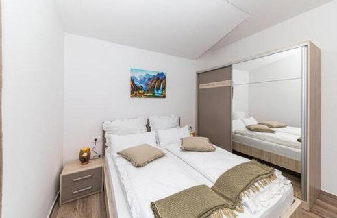 Apartmani Kornelija - Photo 37