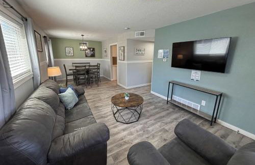 Modern Family Home with Three King Beds Near VA & Anschutz - Foto 1