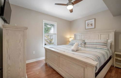 Salt Life Retreat Unit A-2BR/2BA, Heart of Margate - Foto 22