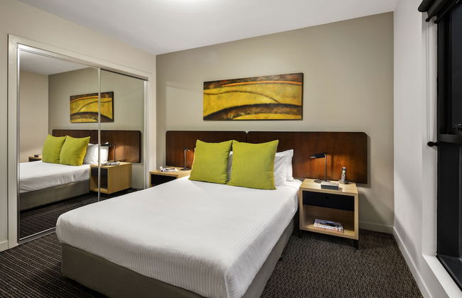 Quest Docklands - Photo 9